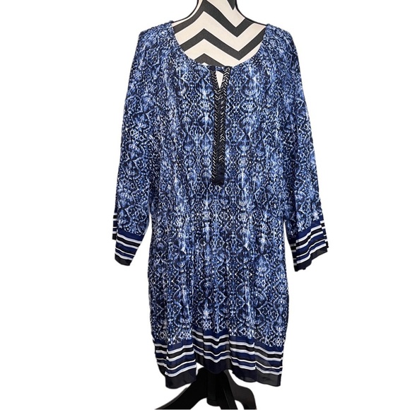 Catherine's Abstract Beaded Neck Mature Lightweight Chiffon Sz 4X Tunic Blouse - Picture 3 of 12